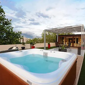 Apartment Feel Good Penthouse With Jacuzzi, Zadar